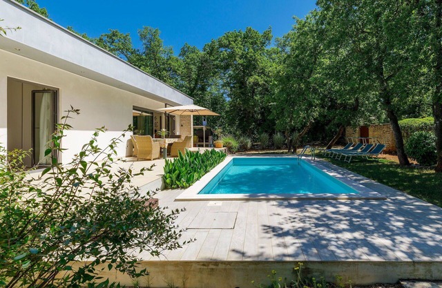Wonderful private villa with A/C, WIFI, private pool, TV, terrace, pets allowed and parking