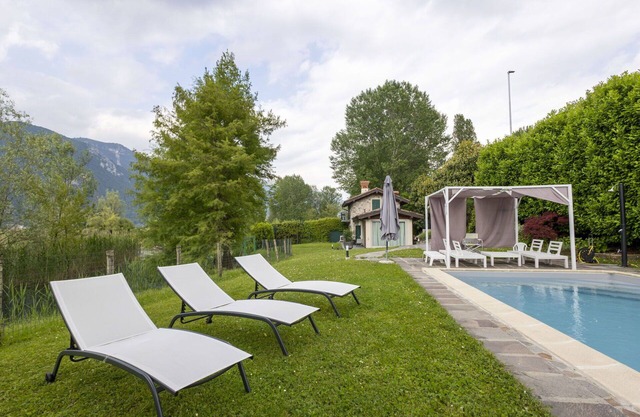 Wonderful private villa with private pool, A/C, WIFI, TV, patio, pets allowed and parking