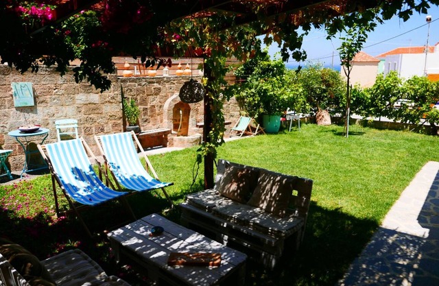 WONDERFUL SUMMERHOUSE
