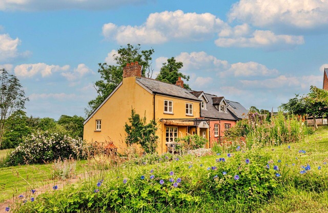 Wonderful villa for 8 people with hot tub, WIFI, terrace, pets allowed and parking