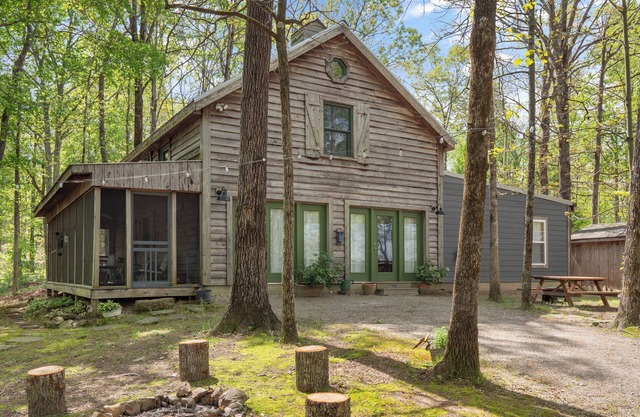 Wonderland Cabin: 3 BR, 2 BA in Bremen, Sleeps 10