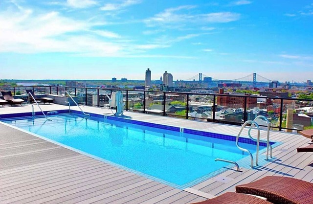 Wondrous 1BR Apartment with Rooftop Pool in NoLibs