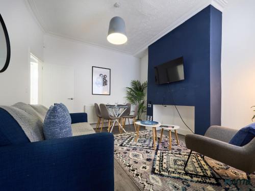 Woodcroft House - Air Host & Stay - 4 Bedrooms
