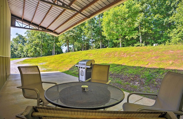 Wooded Gilbertsville Hideaway on Kentucky Lake!