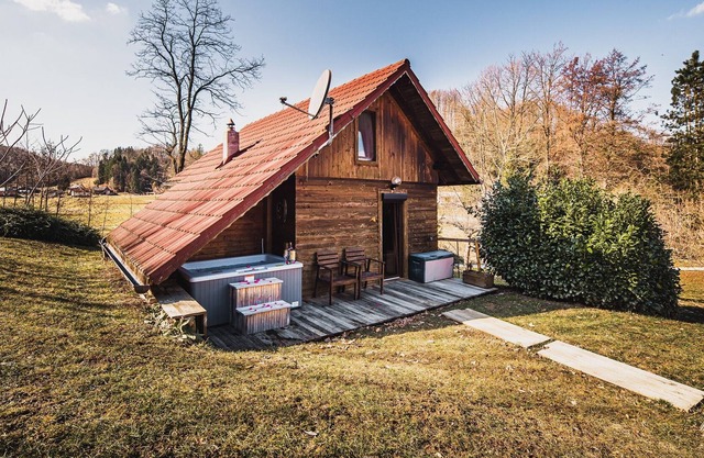Wooden cabin Žurej with Hot Tub for 6