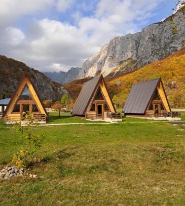 Wooden cottages KONAK