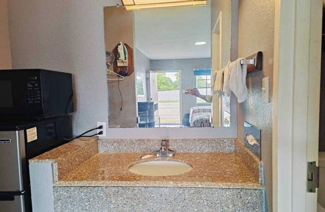Woodfield Inn & Suites Hotel O, Yoakum TX 111