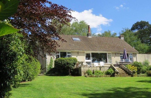 Woodland hideaway - HOT TUB - Sleeps 8 - Rose Award 2022