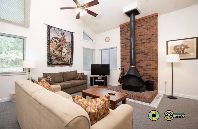 Woodland Retreat (#97A) | Quiet area | Minutes to Bryce Resort!