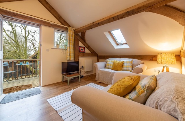 Woodland Retreat Lodge, Brundish