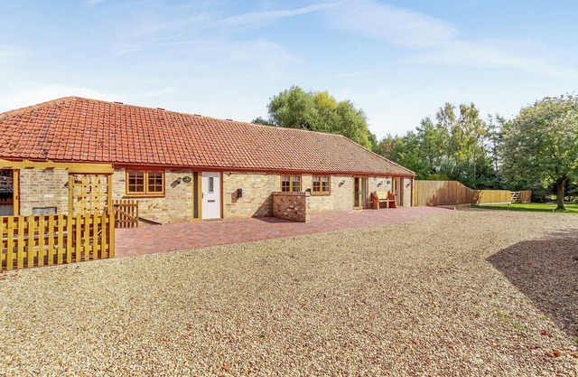 Woodpecker Barn - UK38613