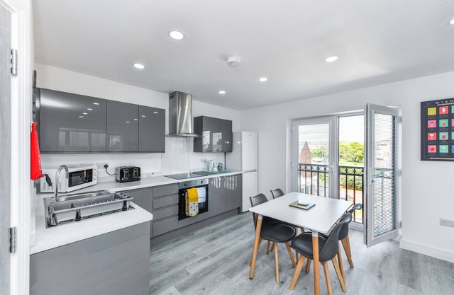 Woodstock House Flat 8 - Charming 2BR Hucknall