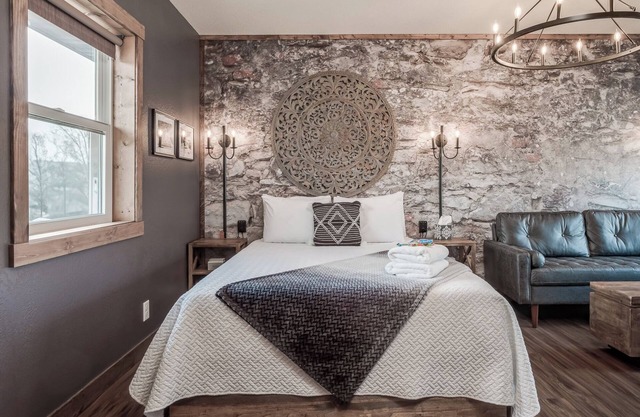 Work & Lounge Space | Free Parking