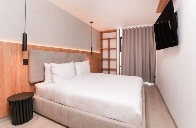 Work + Relax 2BR Flat – Cowork Space & Jacuzzi