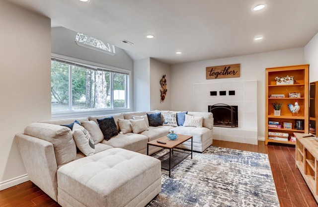 ⭐WOW⭐ Modern Farmhouse Getaway Retreat w/Views ✨