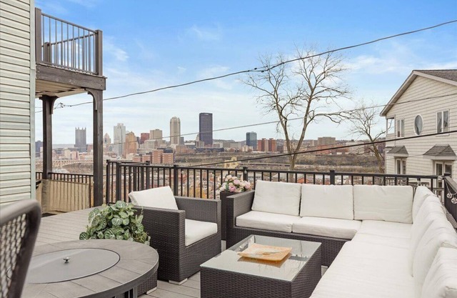 Wow! Skyline Sunset Escape On Hackstown