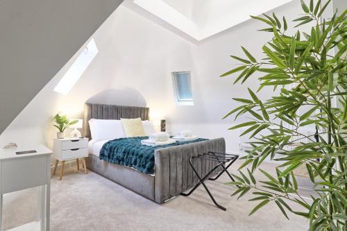 Writtle Massive 4 Bedroom Apartment with Parking In Gorgeous Countryside Location & Short Drive to Chelmsford City Centre Contractors Welcome