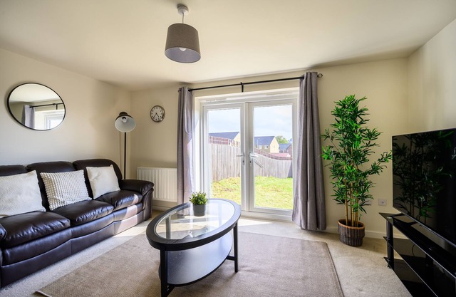 Wykebeck Mount by Our Home Short Stays