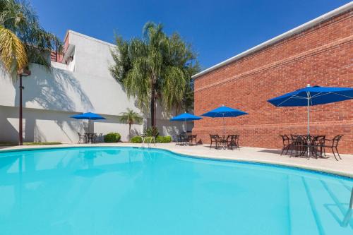 Inn Monterrey Valle 