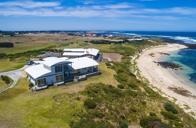 Wytonia Beachfront Studio 1