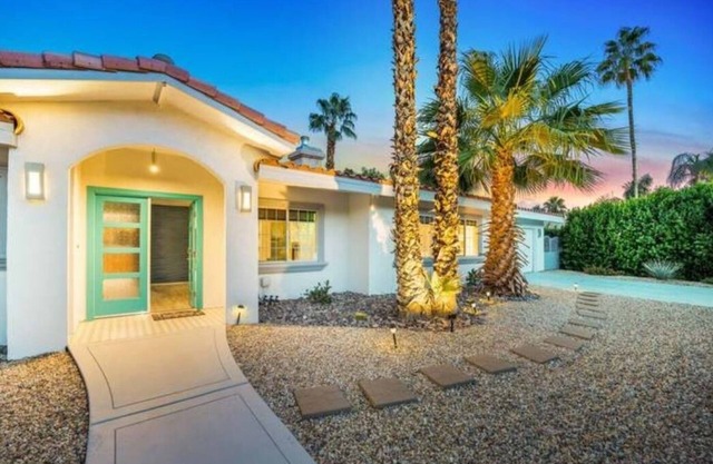 Xanadu.3-bedroom, 2 bath pool home in gorgeous Palm Springs!