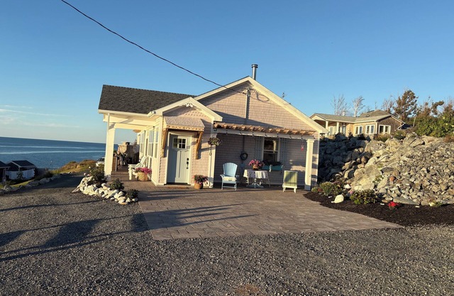 Xanadu By The Sea Premium Cottage Rentals(The Hydrangeas)