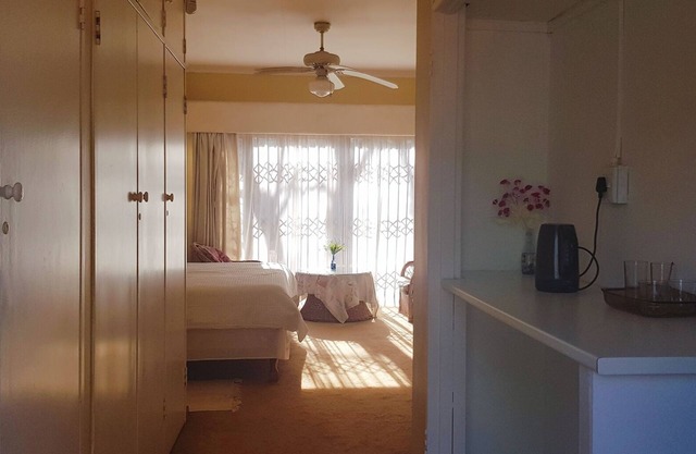 XYZ Guest House-King Bed Room