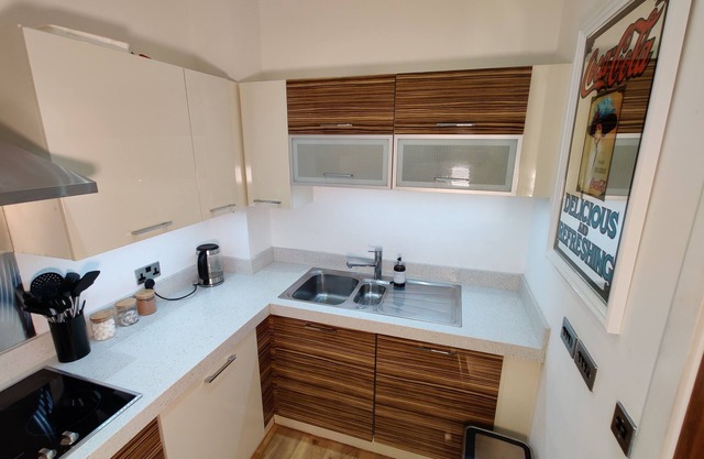 YARM centre apartment with free parking.