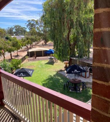 Yealering Hotel