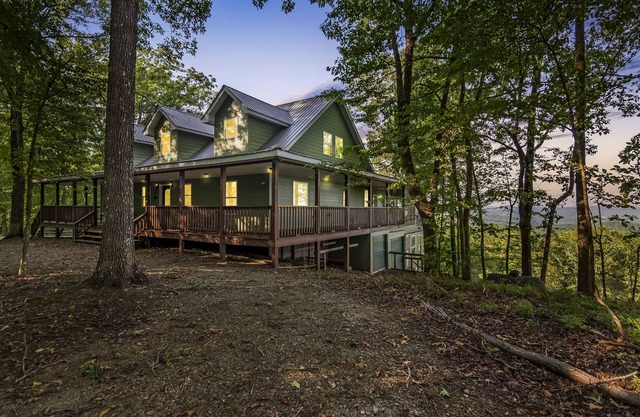 Year Round Mtn View| EV Charger| Hot Tub| Firepit