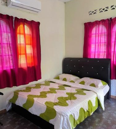 yellow homestay