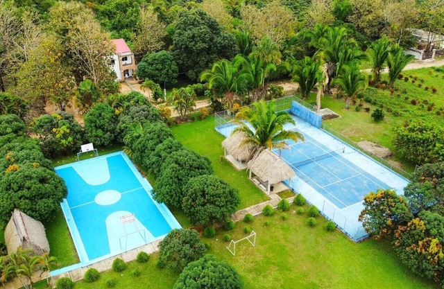 YELLOW HOUSE :D SANTA ANA, PETÉN! This is the ideal place for you and your family.
