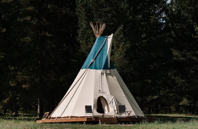 Yellowstone Family Tipi sleeps 7, w/1 king