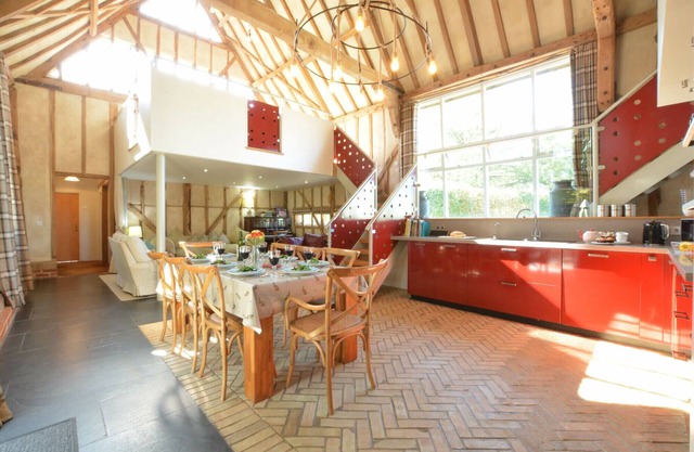 YEW TREE FARM BARN, WORLINGWORTH, pet friendly in Framlingham