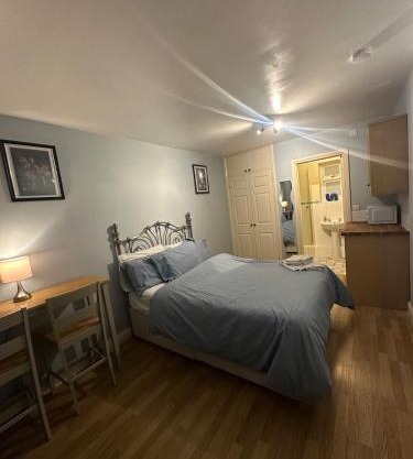Yew Tree House Private Apartment