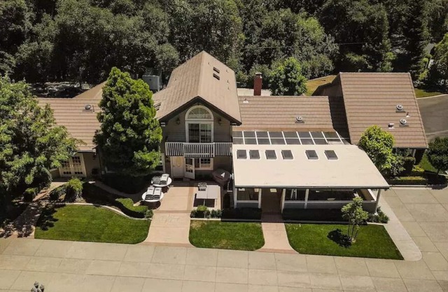 Yin Ranch Creek House