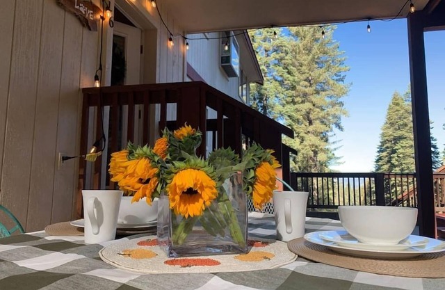 YoBee! Heart of Yosemite. Cozy Studio. Park Entrance + Free Breakfast + Dog ~L6