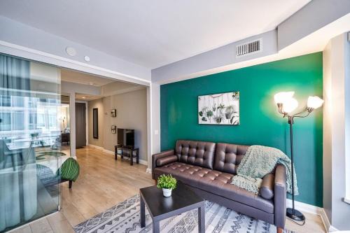 Yorkville Condo near STK