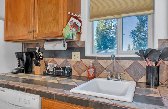 Yosemite Woods - Charming Upper Unit in Ynp!