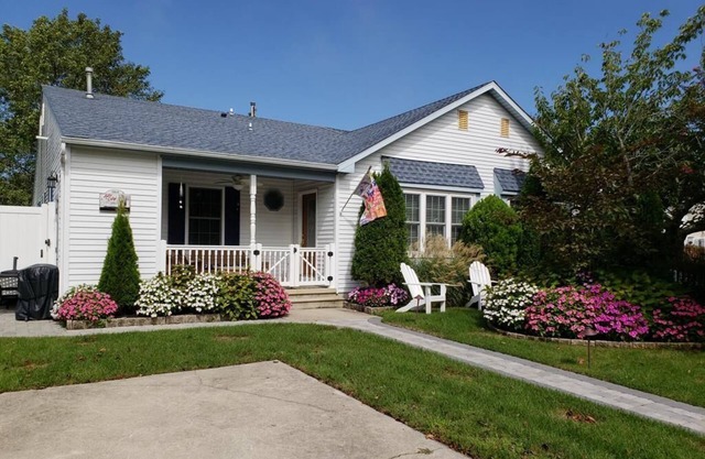 You will love staying in this adorable two bedroom central air unit.