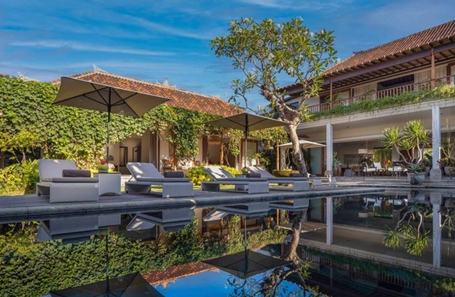 You Will Love This Authentic 5 Star Villa, Fully Staffed and Private Chef, Bali Villa 2124