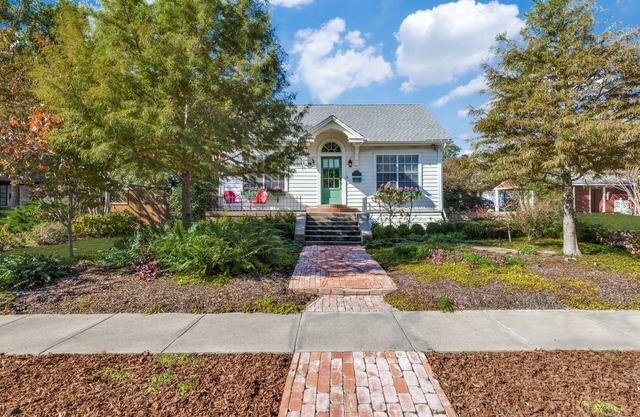 Your 5 Star Retreat! 3 King Beds-10 Min Walk to Downtown McKinney