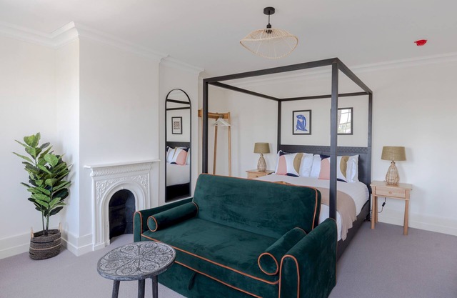 Your Apartment | Bristol Redcliffe Parade No9 I Maisonette