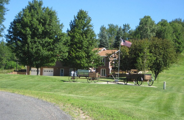 Your Country Home Away From Home - (Rate based on 2 guests)