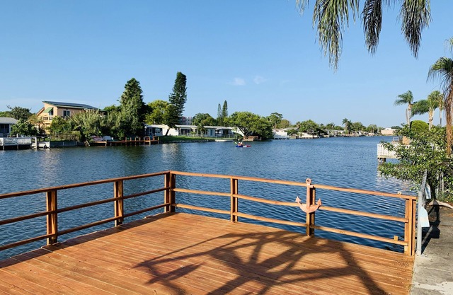 Your Holiday Retreat on the Waterfront- BBQ Games & Sun