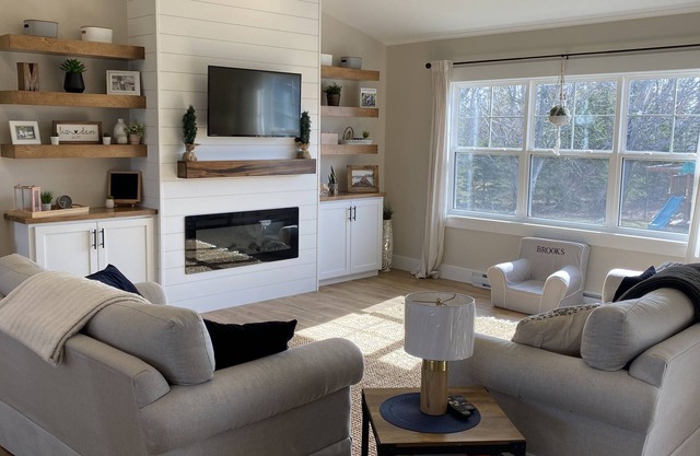 Your Home Away From Home- 4 bed, 3 bath, centrally located.