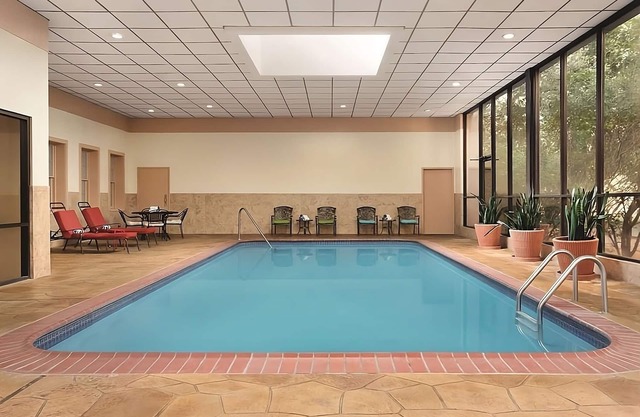 Your Home Away From Home! 2 Great Units, Free Parking, On-Site Restaurant