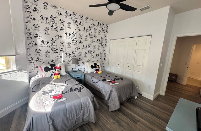 Your ideal near by Disney parks stay! Great for families. Quite community
