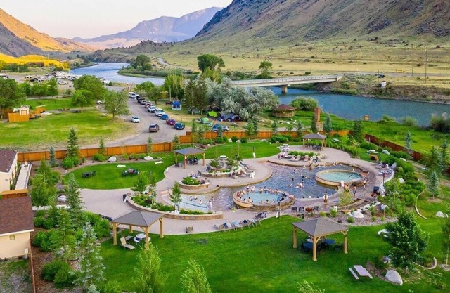 Your Ideal Retreat! Complimentary Parking!