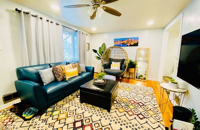 Your Lovely Home in Pittsburgh w/King Beds/Free Parking